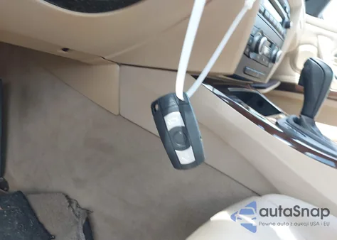 2010 BMW 328I xDrive z USA, uszkodzony, nr VIN WBAPK5C52AA653581